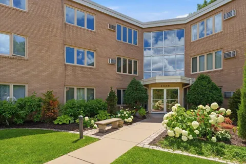 4370 Brookside Court #302