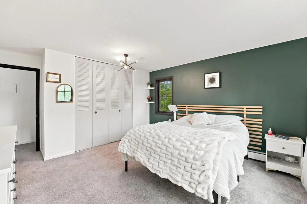 4370 Brookside Court #302 Edina, MN 55436