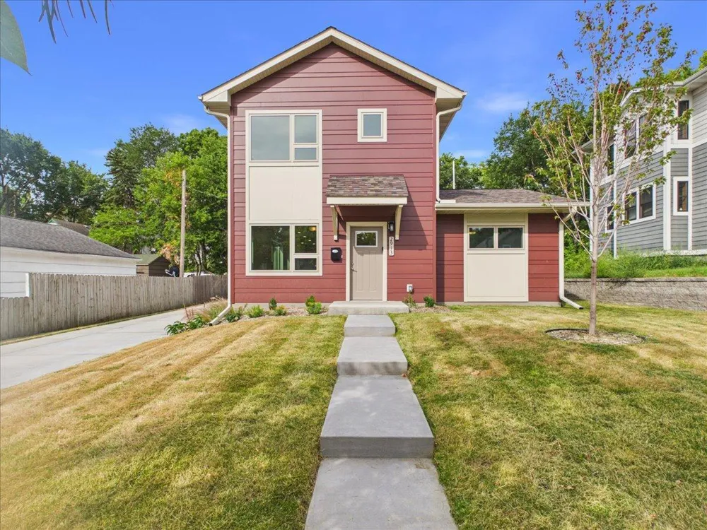 2913 4th Street Minneapolis, MN 55411