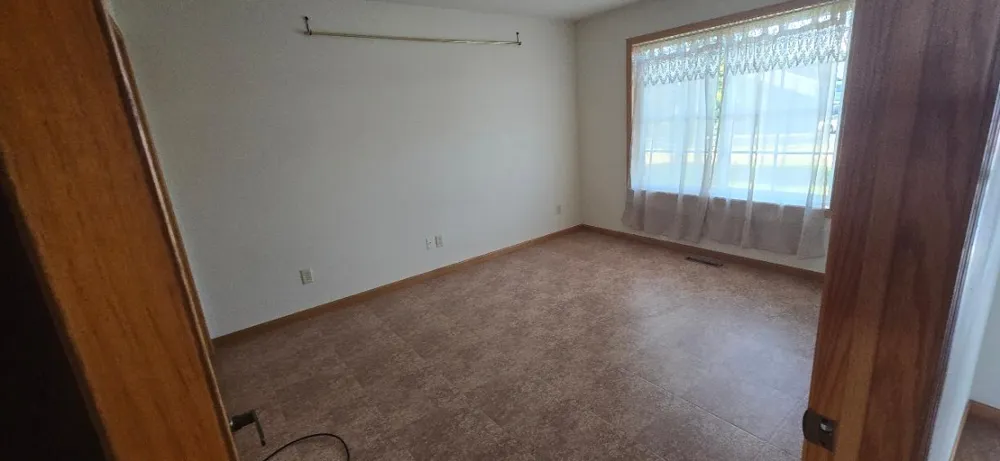 211 W Lake Street Parkers Prairie, MN 56361