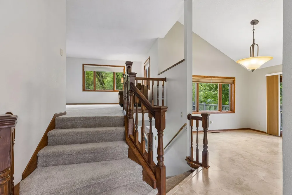 2512 8th Street White Bear Lake, MN 55110