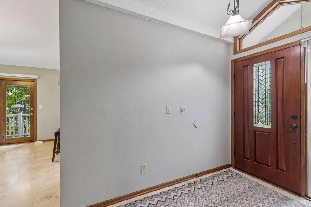 2512 8th Street White Bear Lake, MN 55110