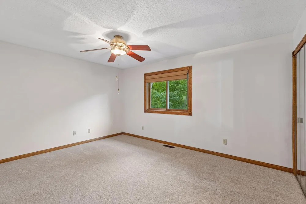2512 8th Street White Bear Lake, MN 55110