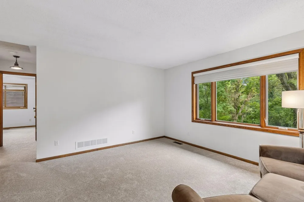 2512 8th Street White Bear Lake, MN 55110