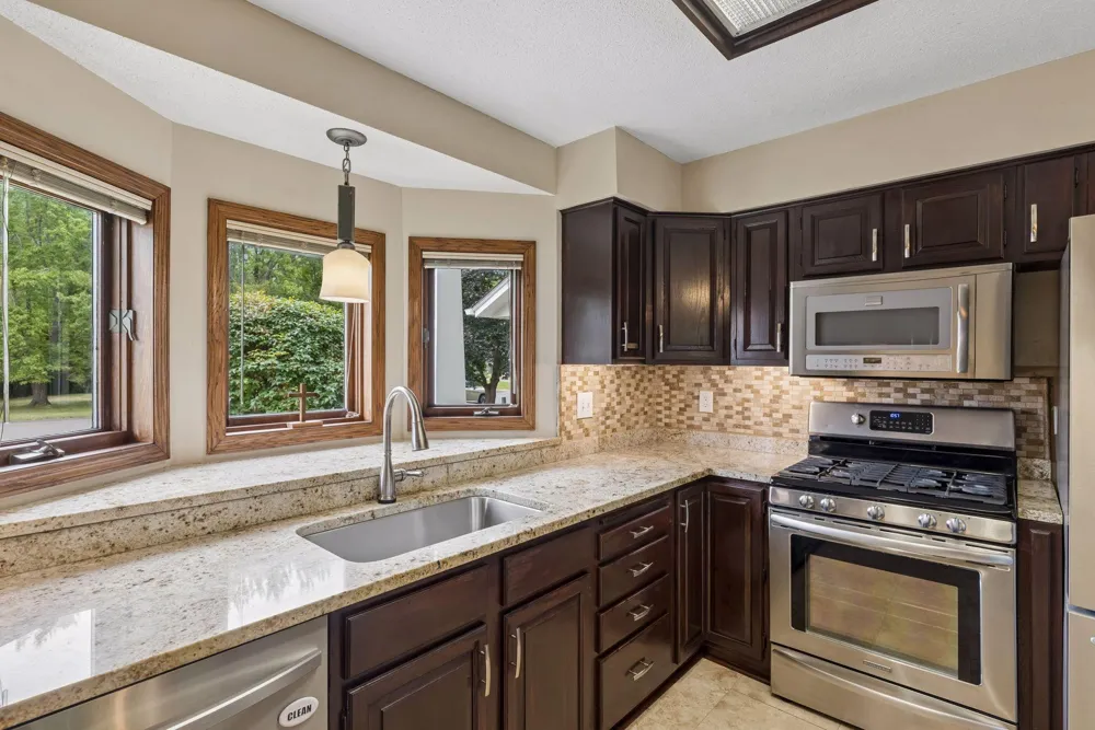 2512 8th Street White Bear Lake, MN 55110