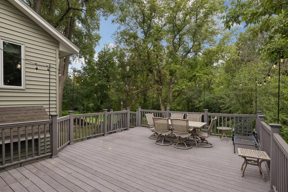 2512 8th Street White Bear Lake, MN 55110