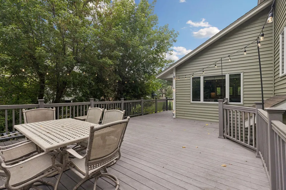 2512 8th Street White Bear Lake, MN 55110