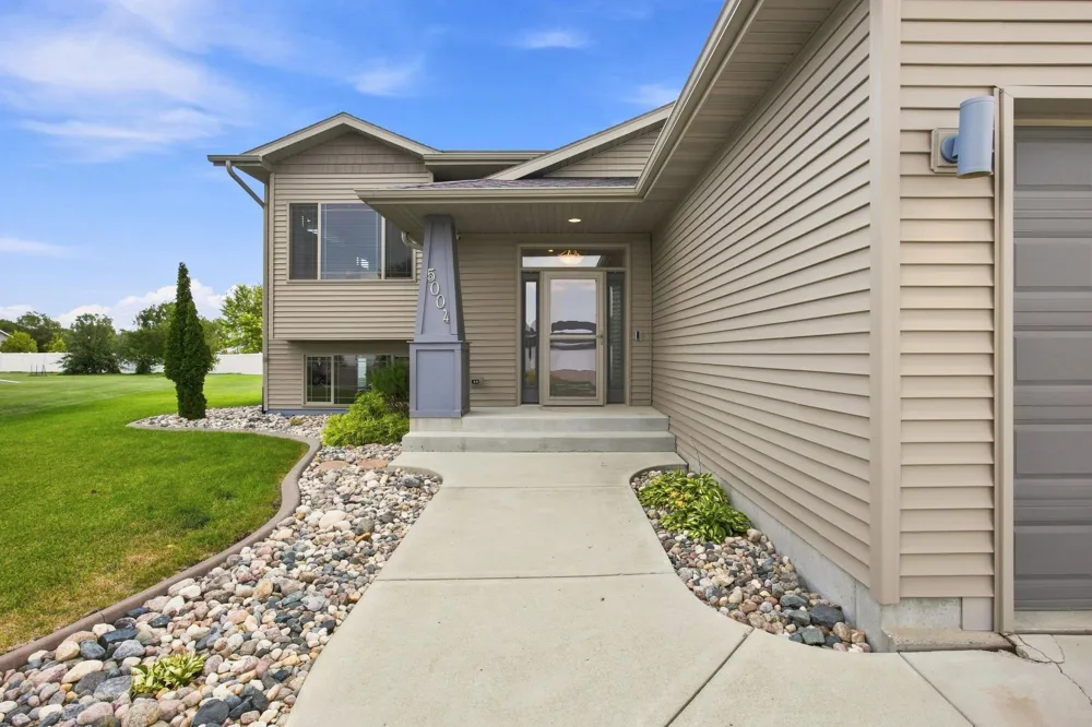 5004 Loden Court S Fargo, ND 58104