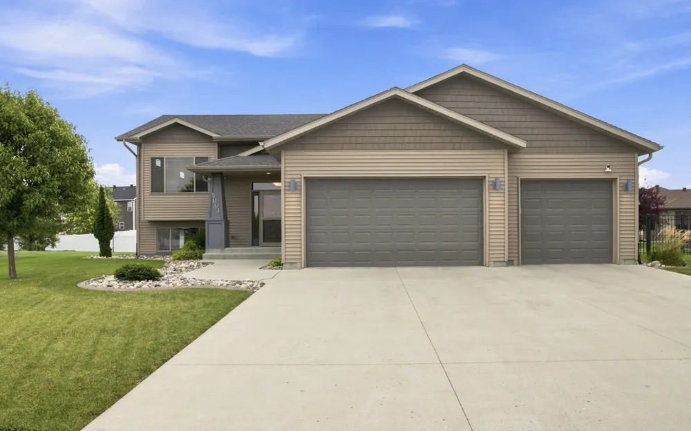 5004 Loden Court S Fargo, ND 58104
