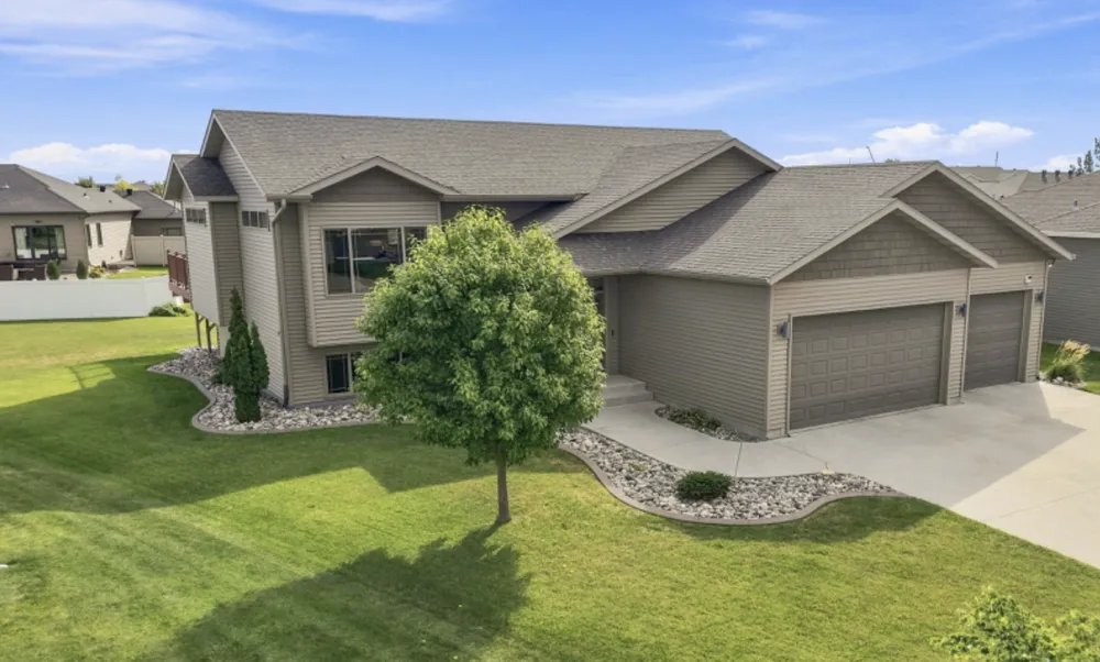 5004 Loden Court S Fargo, ND 58104