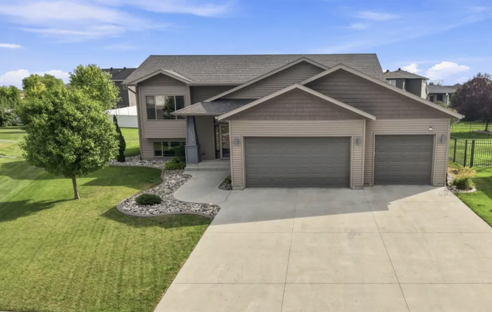5004 Loden Court S Fargo, ND 58104
