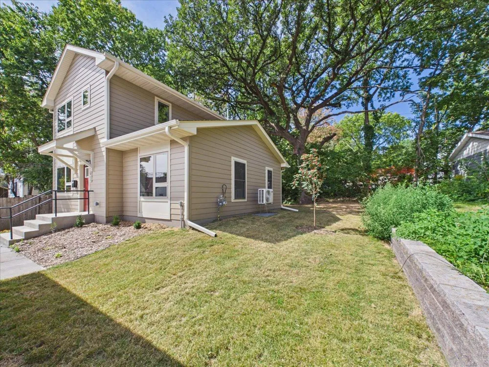 2911 4th Street Minneapolis, MN 55411