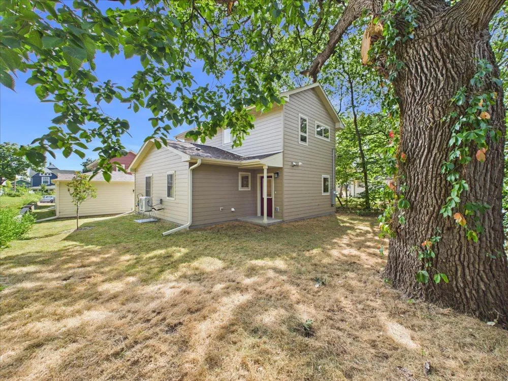 2911 4th Street Minneapolis, MN 55411