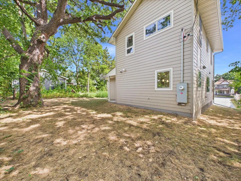 2911 4th Street Minneapolis, MN 55411