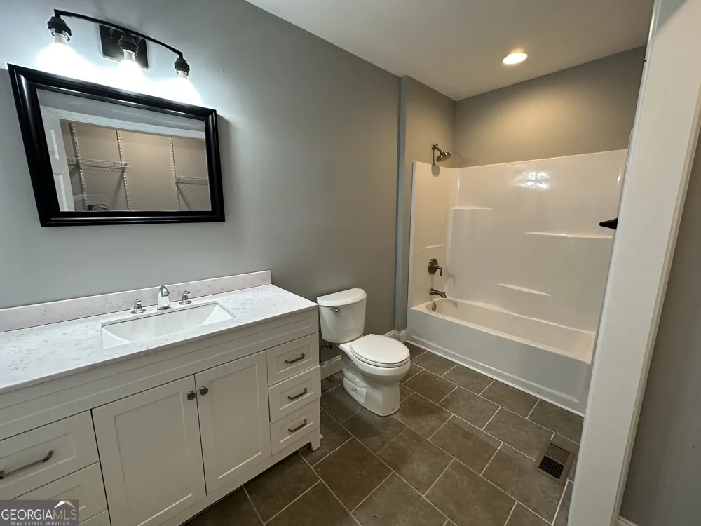 6250 West AVE Lavonia, GA 30553