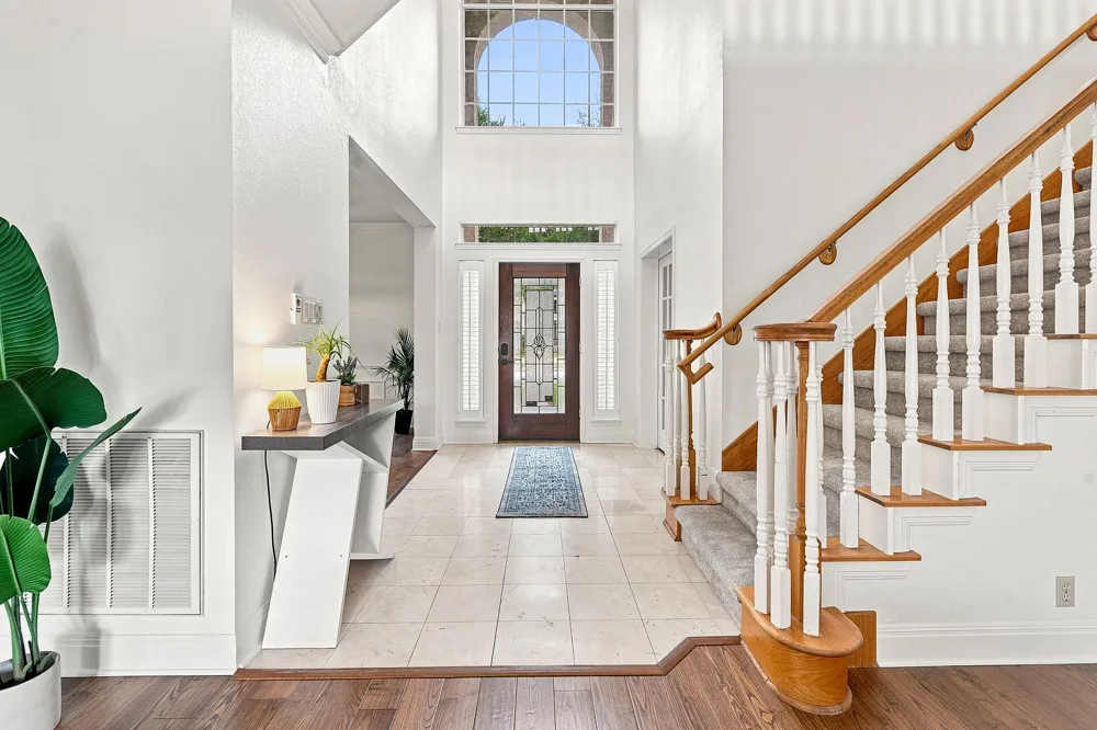 5204 Deerwood Court Austin, TX 78730