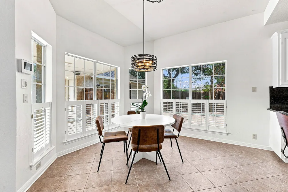 5204 Deerwood Court Austin, TX 78730