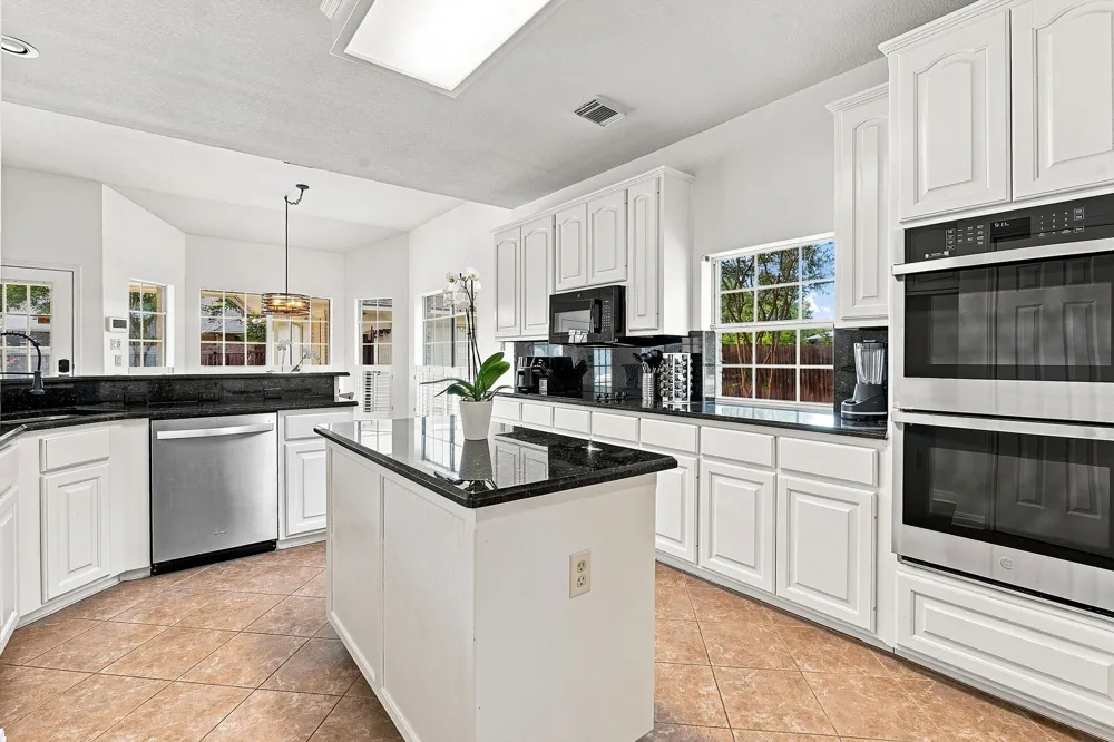 5204 Deerwood Court Austin, TX 78730