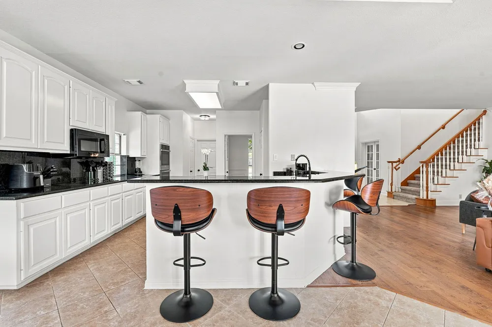5204 Deerwood Court Austin, TX 78730