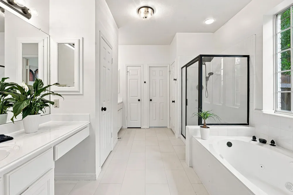 5204 Deerwood Court Austin, TX 78730