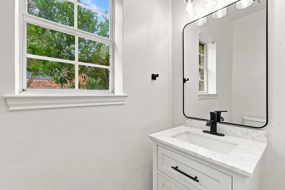 5204 Deerwood Court Austin, TX 78730