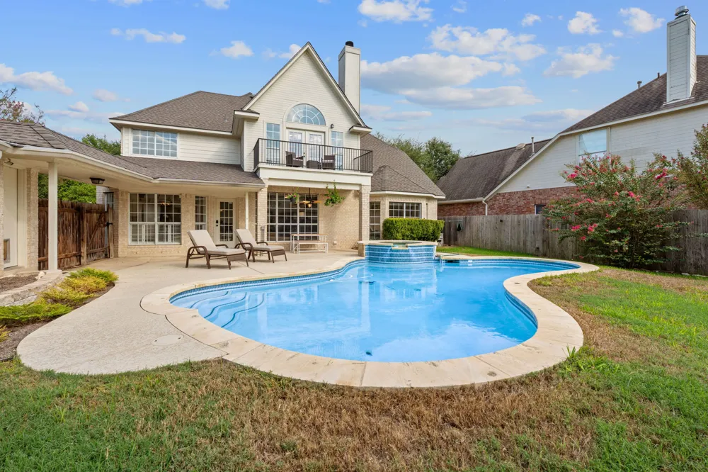 5204 Deerwood Court Austin, TX 78730