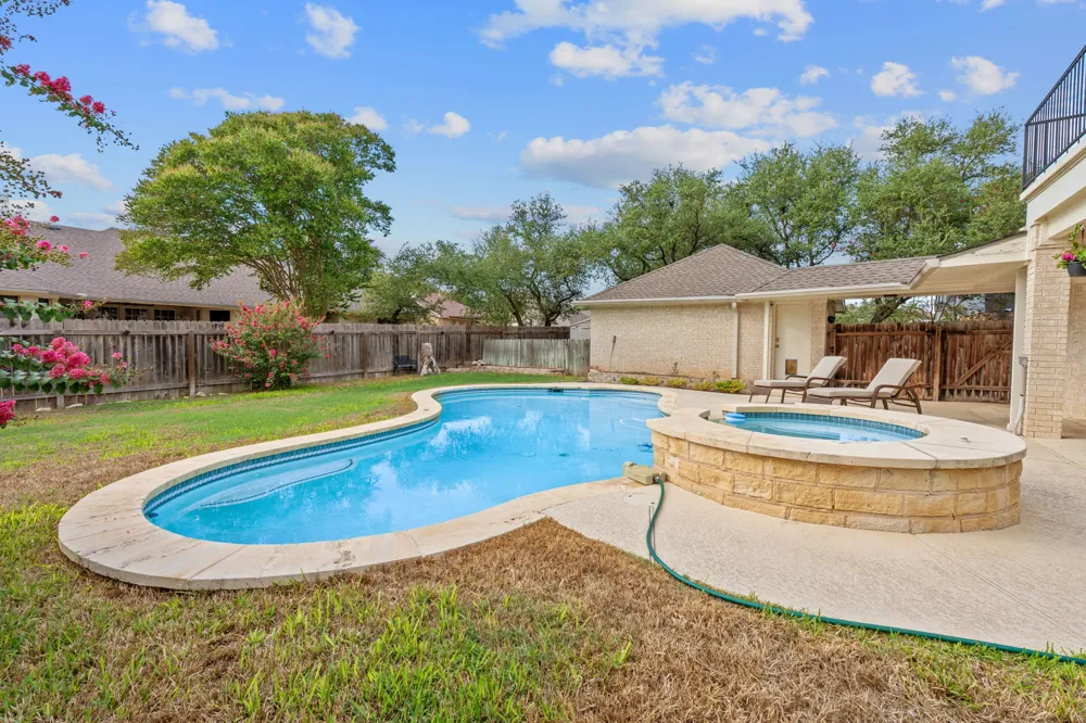 5204 Deerwood Court Austin, TX 78730