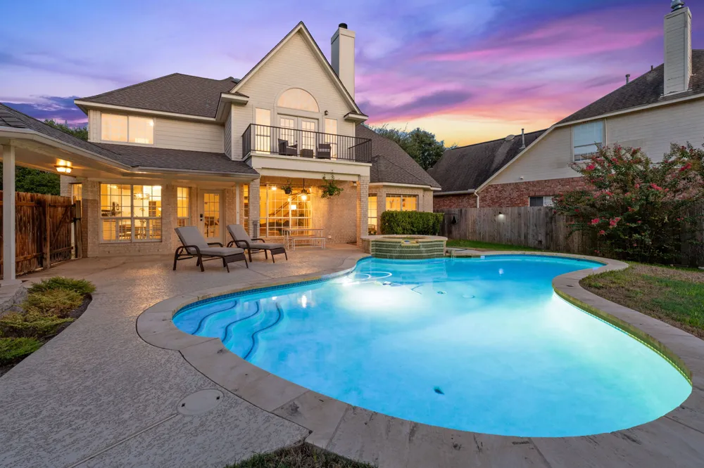 5204 Deerwood Court Austin, TX 78730