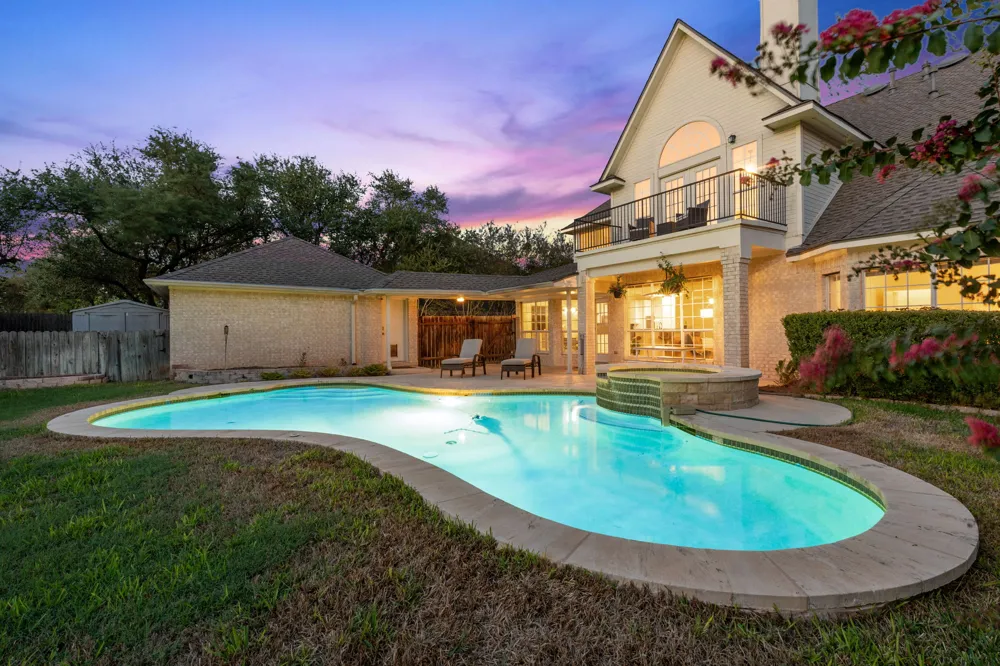 5204 Deerwood Court Austin, TX 78730