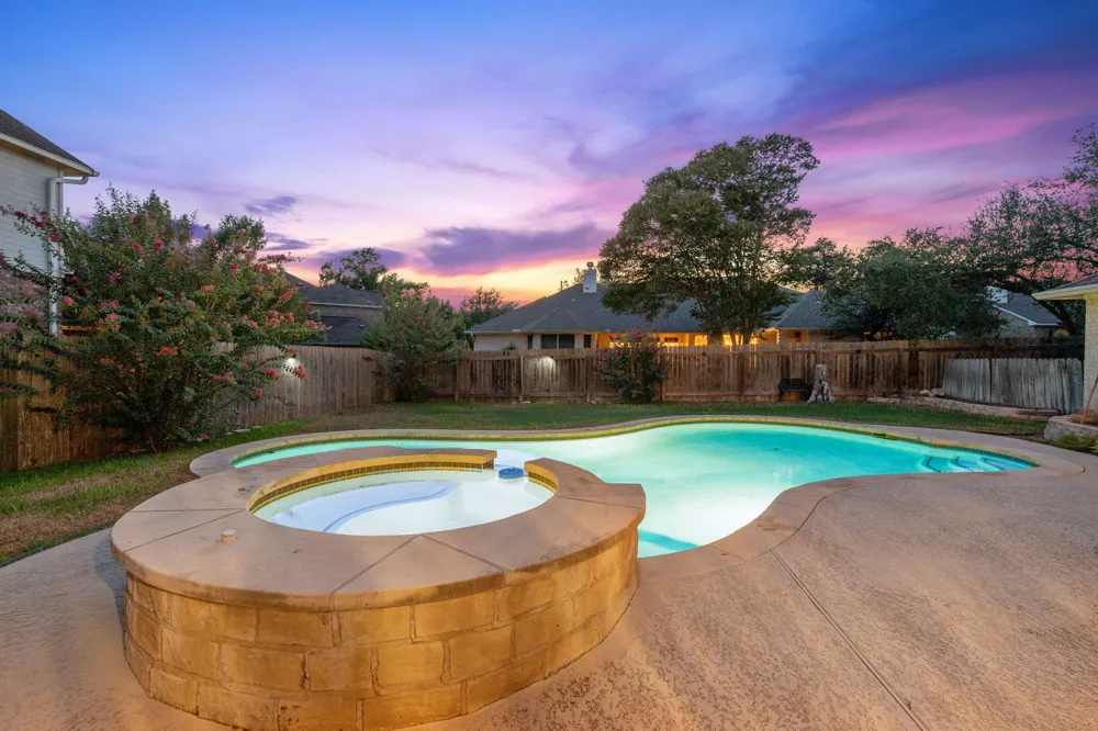 5204 Deerwood Court Austin, TX 78730