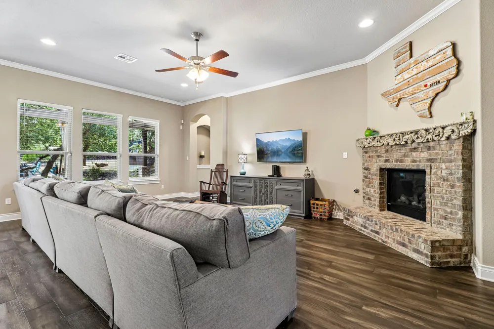 238 Jenn Cove Dripping Springs, TX 78620