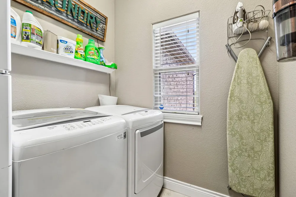 238 Jenn Cove Dripping Springs, TX 78620