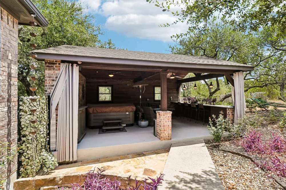 238 Jenn Cove Dripping Springs, TX 78620