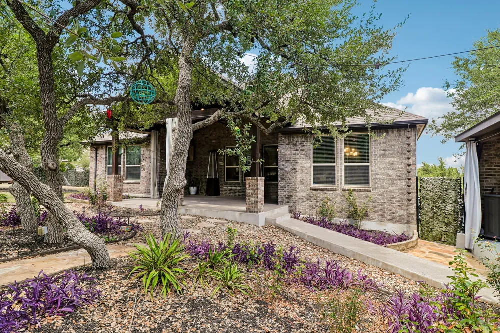 238 Jenn Cove Dripping Springs, TX 78620