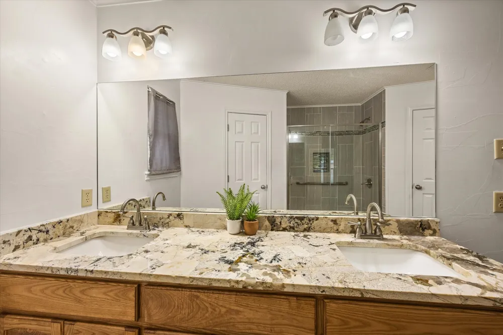 1812 Cypress Avenue Stephenville, TX 76401