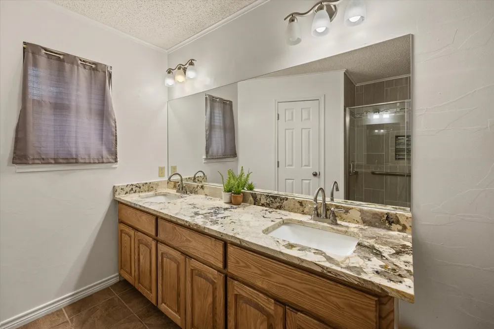 1812 Cypress Avenue Stephenville, TX 76401