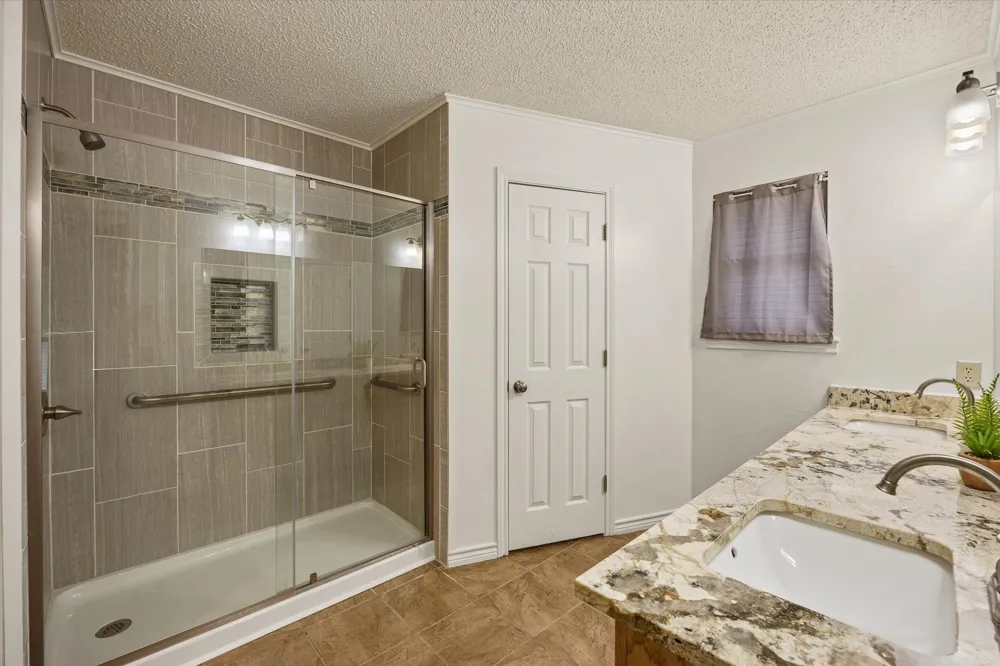 1812 Cypress Avenue Stephenville, TX 76401