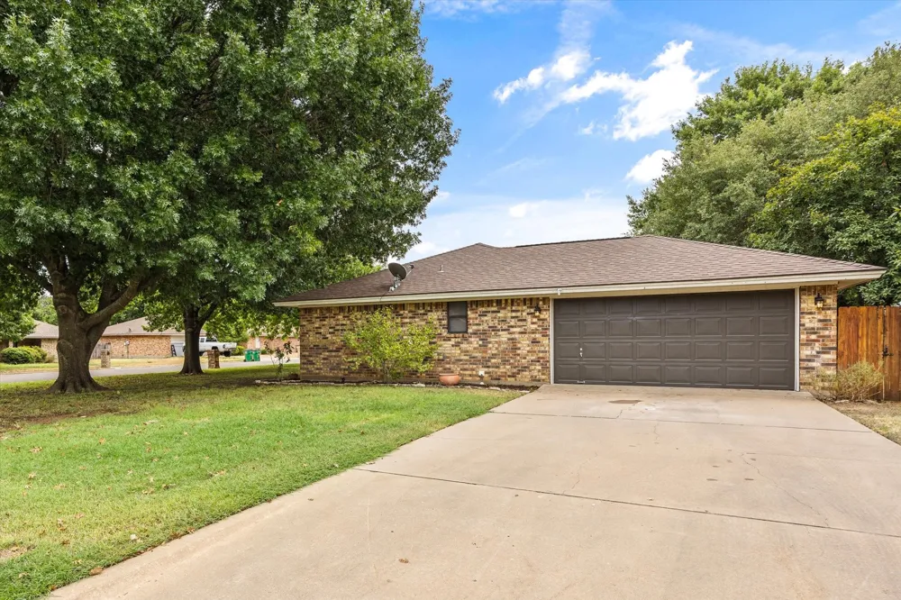 1812 Cypress Avenue Stephenville, TX 76401
