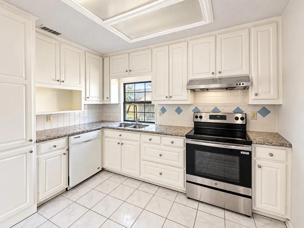 5026 Hearthcrest Drive Garland, TX 75044