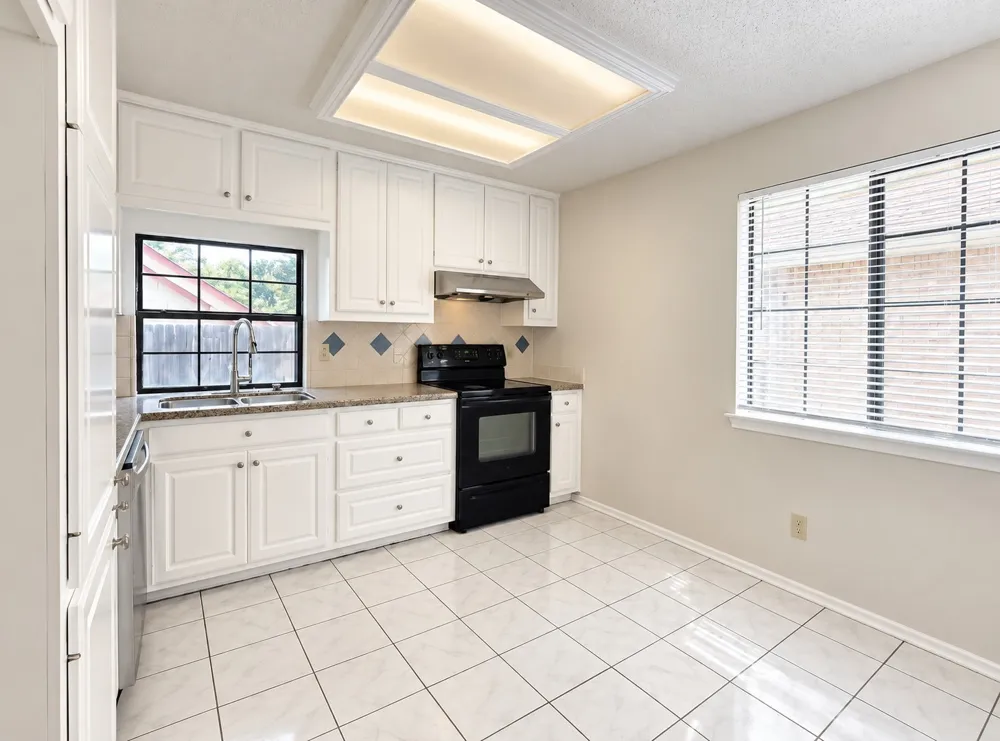 5026 Hearthcrest Drive Garland, TX 75044