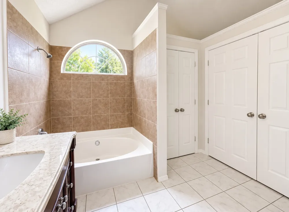 5026 Hearthcrest Drive Garland, TX 75044
