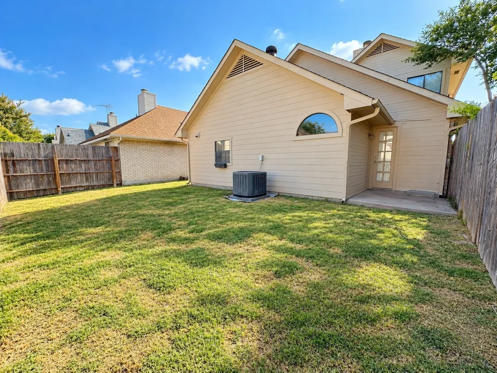 5026 Hearthcrest Drive Garland, TX 75044