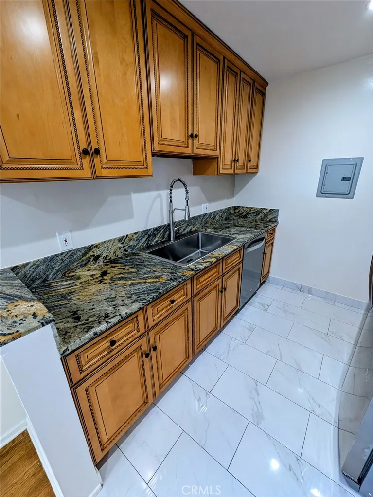 1019 6th Street #5 Santa Monica, CA 90403