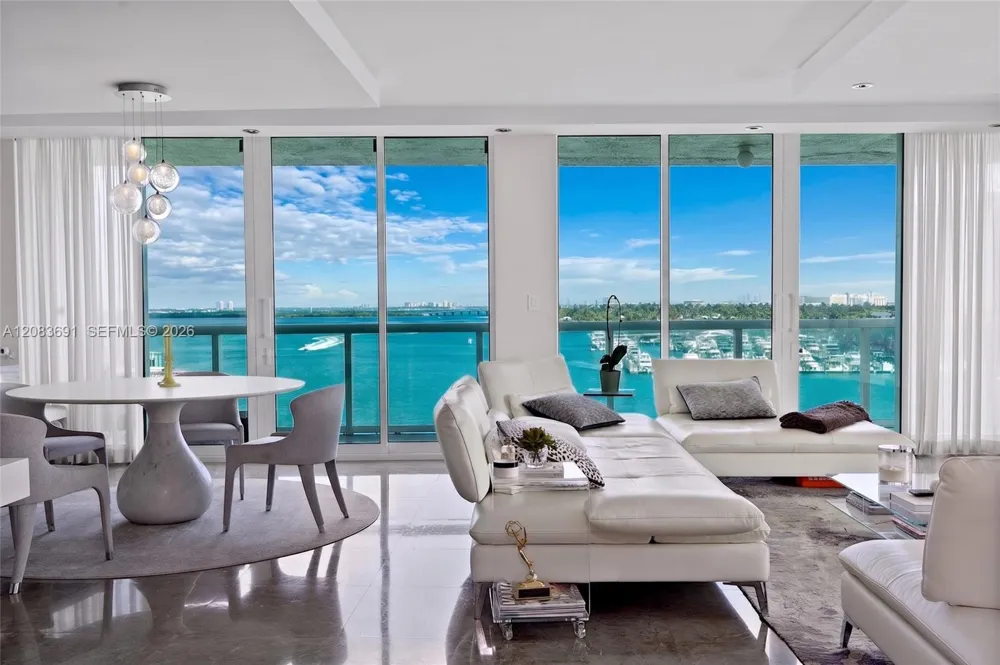 10 Venetian Way #804 Miami Beach, FL 33139