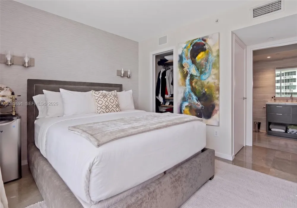 10 Venetian Way #804 Miami Beach, FL 33139