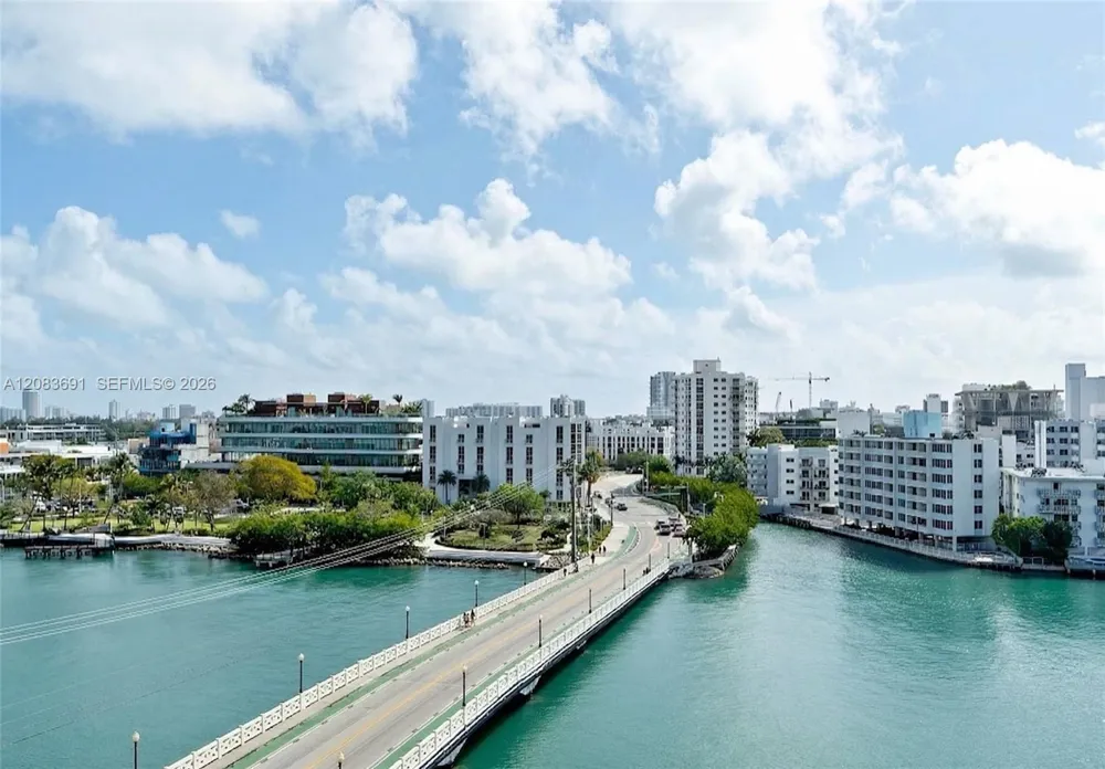 10 Venetian Way #804 Miami Beach, FL 33139
