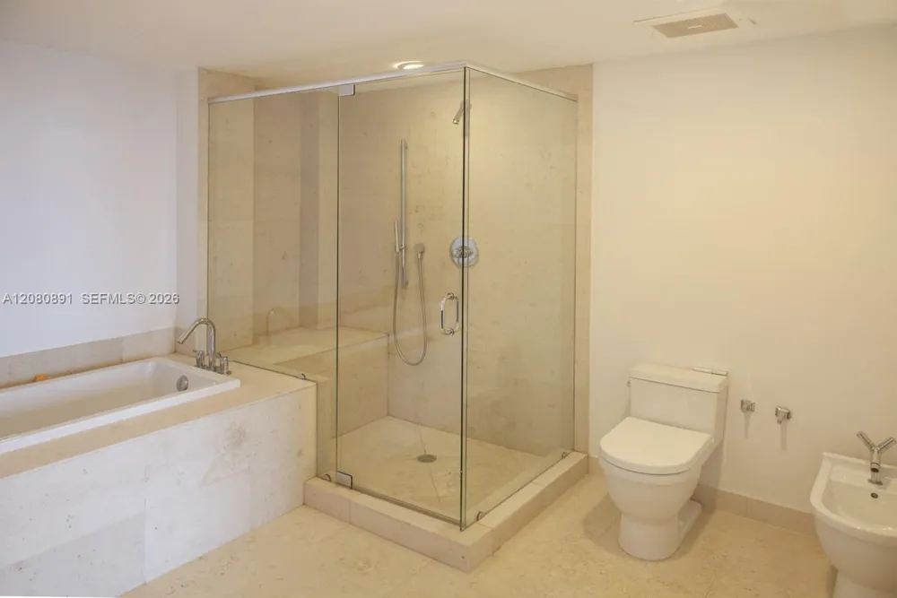475 Brickell Ave #3507 Miami, FL 33131