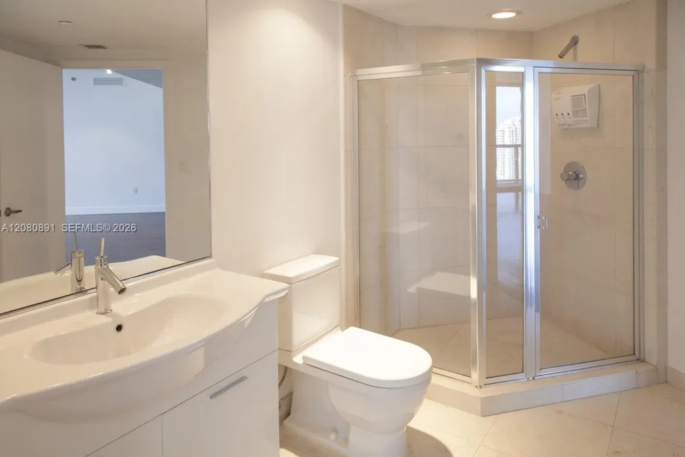 475 Brickell Ave #3507 Miami, FL 33131