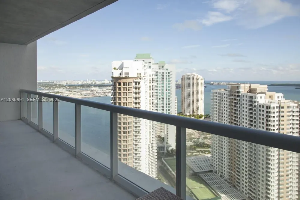 475 Brickell Ave #3507 Miami, FL 33131