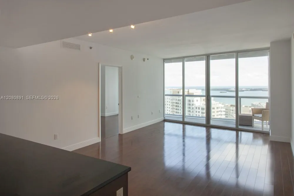 475 Brickell Ave #3507 Miami, FL 33131